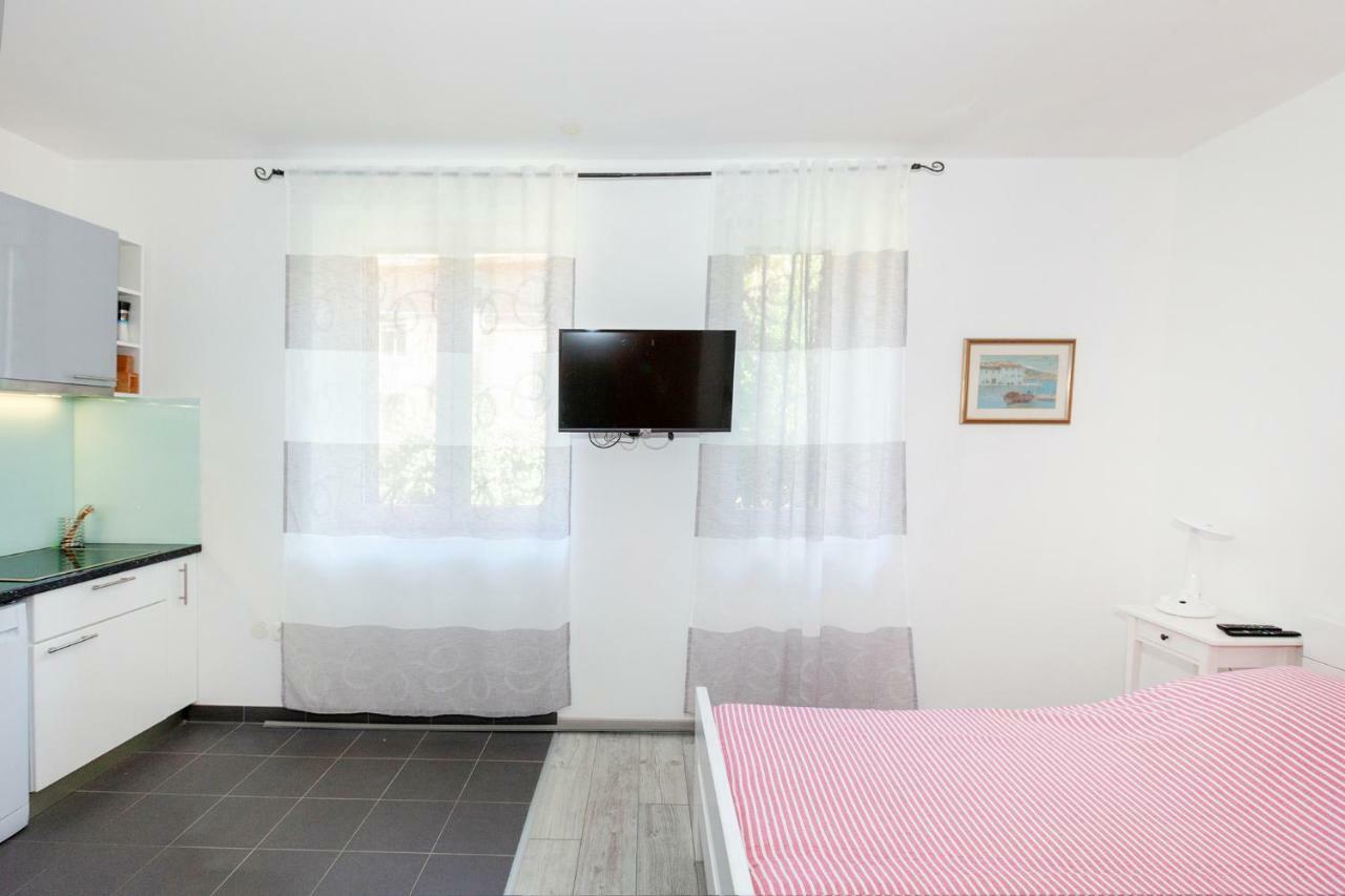 Studio Apartment Toma Split Exterior foto